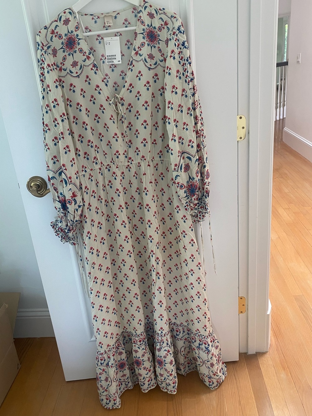 H&M Cream Maxi Dress with Pink and Blue Floral Print - Picture 4 of 9